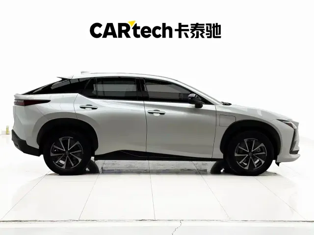 Lexus RZ — Фото автомобиля 4