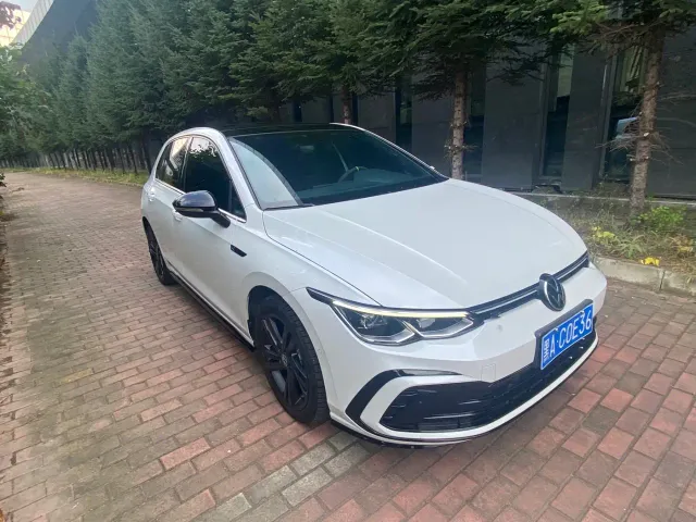 Volkswagen Golf — Фото автомобиля 3