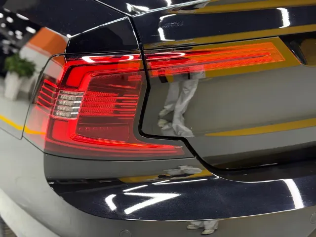 Volvo S90 — Фото автомобиля 24