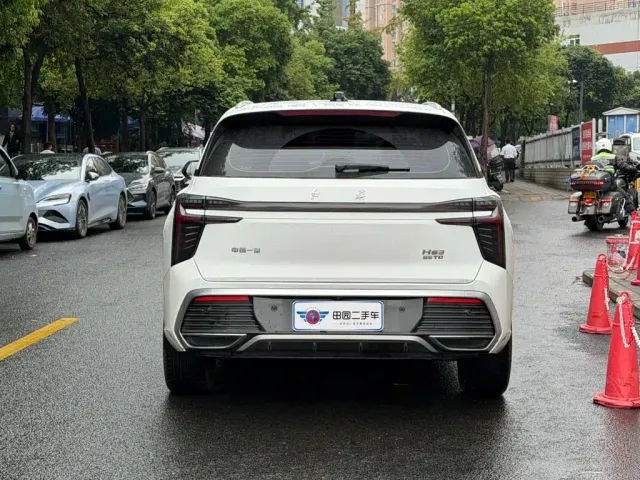 Hongqi HS3 — Фото автомобиля 5