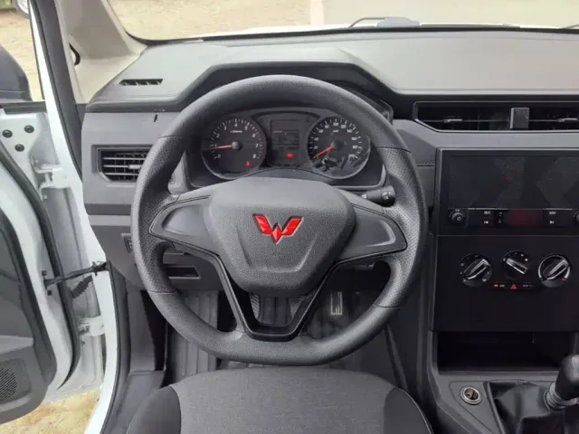 Wuling Hongguang Plus — Фото автомобиля 10