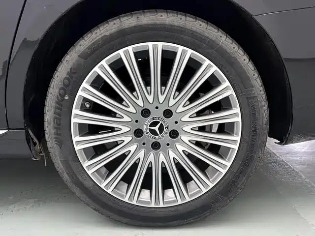 Mercedes-Benz E-Class — Фото автомобиля 17