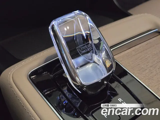 Volvo XC90 — Фото автомобиля 9