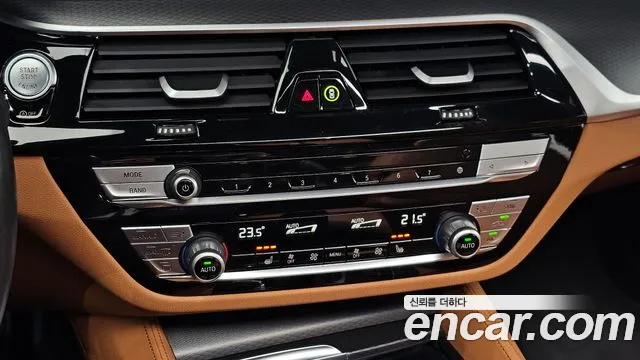 BMW 5 Series G30 — Фото автомобиля 27