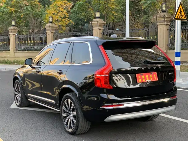 Volvo XC90 — Фото автомобиля 6
