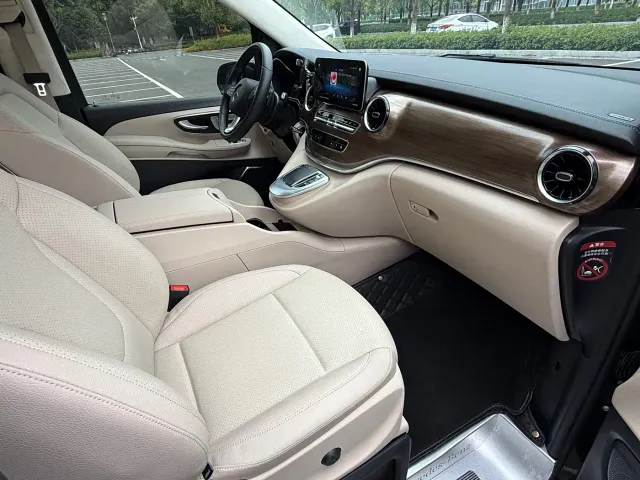 Mercedes-Benz V-Class — Фото автомобиля 5