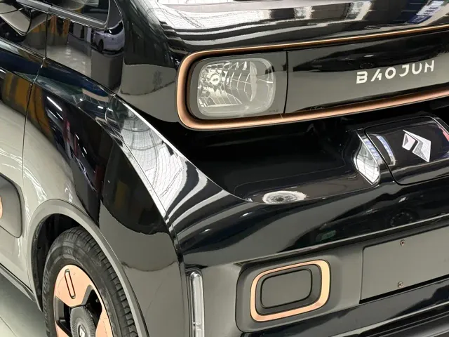 Baojun KiWi EV — Фото автомобиля 18
