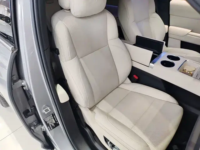 Li Auto L7 — Фото автомобиля 24