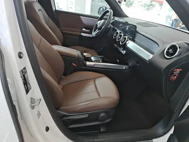 Mercedes-Benz GLB-Class — Фото автомобиля 24