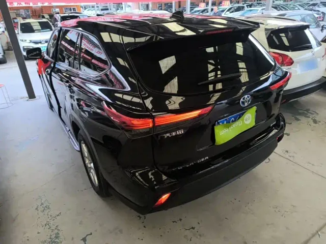 Toyota Highlander — Фото автомобиля 4