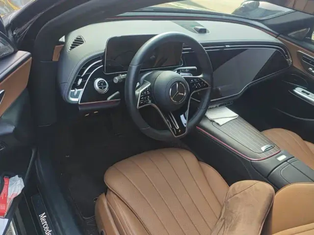 Mercedes-Benz E-Class — Фото автомобиля 12