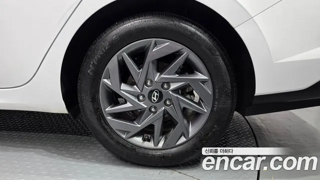 Hyundai AVANTE Новый Avante (CN7) — Фото автомобиля 20
