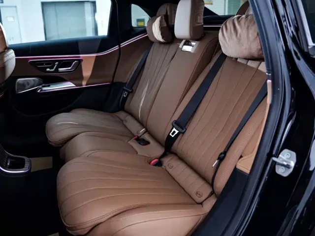 Mercedes-Benz E-Class — Фото автомобиля 19