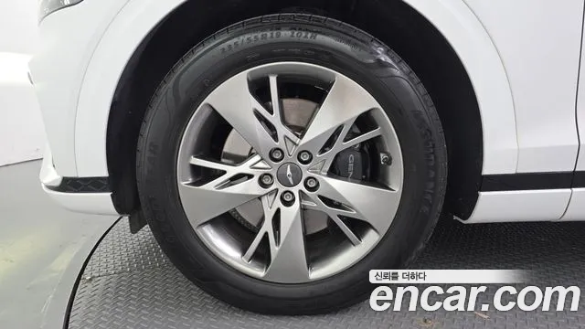Genesis GV70 2.5T Бензин 2WD — Фото автомобиля 5