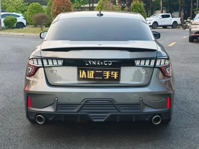 Lynk & Co 03 — Фото автомобиля 12