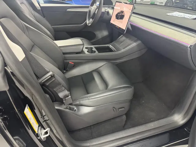 Tesla Model Y — Фото автомобиля 5