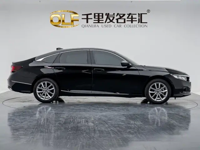 Honda Accord — Фото автомобиля 7