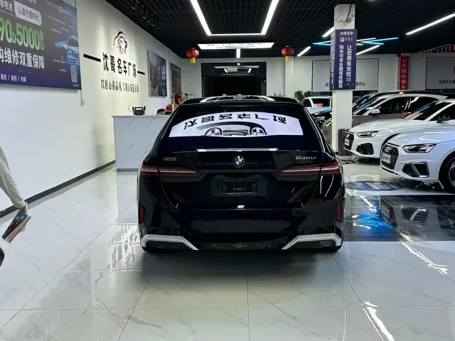BMW 5 Series — Фото автомобиля 8