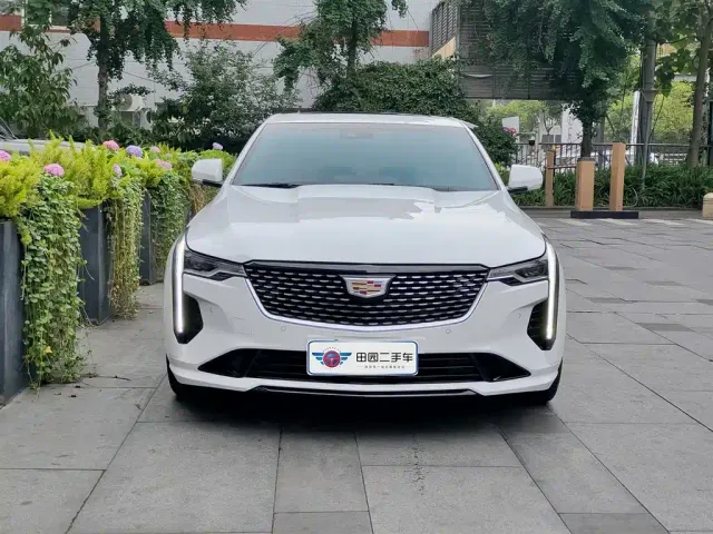 Cadillac CT4 — Фото автомобиля 2