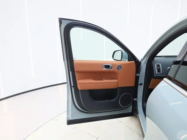 Li Auto L6 — Фото автомобиля 11