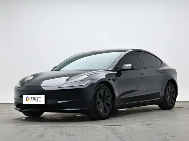 Фотография автомобиля — Tesla Model 3
