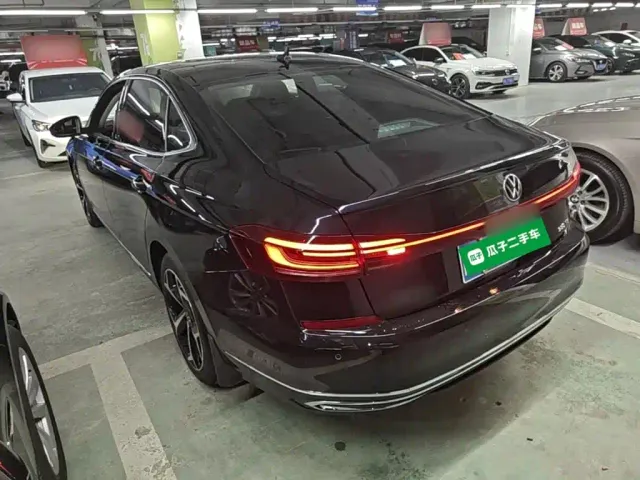 Volkswagen Passat — Фото автомобиля 4