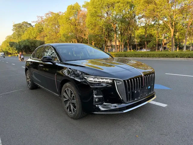 Hongqi H5 PHEV — Фото автомобиля 3