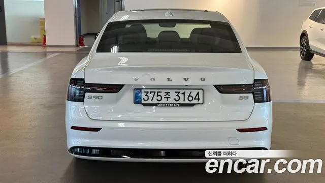 Volvo S90 — Фото автомобиля 4