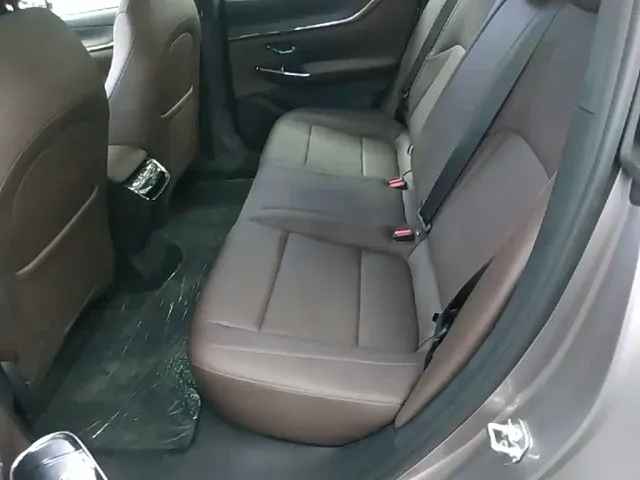 Changan Qiyuan A07 — Фото автомобиля 12