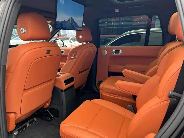 Li Auto L9 — Фото автомобиля 9