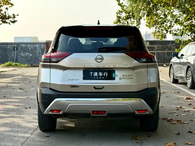 Nissan X-Trail — Фото автомобиля 6