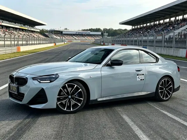 Фотография автомобиля — BMW 2 Series