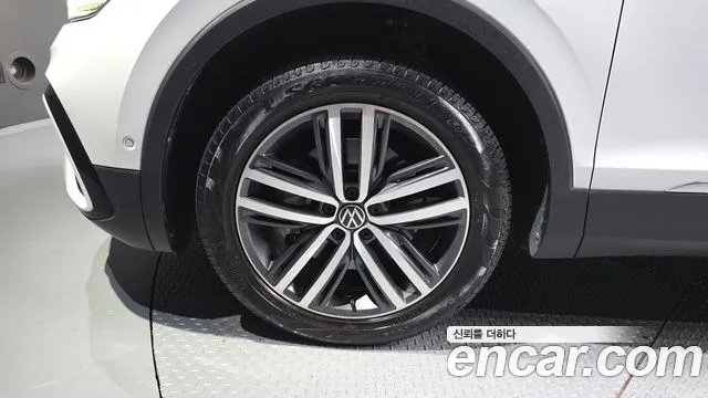 Volkswagen Tiguan — Фото автомобиля 5