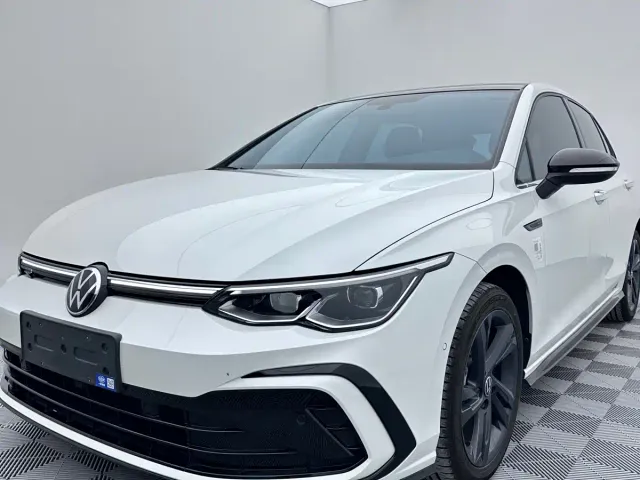 Volkswagen Golf — Фото автомобиля 7