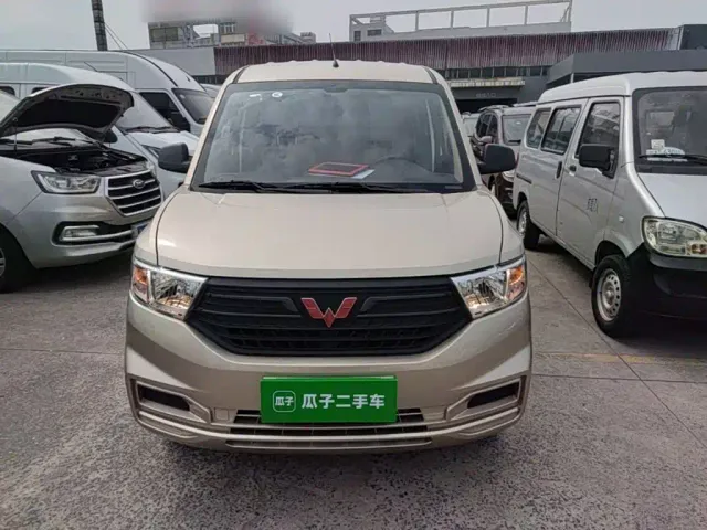Wuling Hongguang V — Фото автомобиля 2