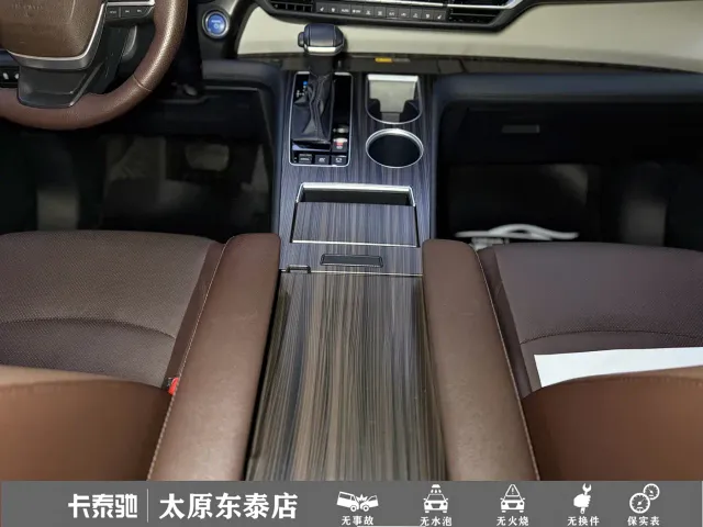 Toyota Granvia — Фото автомобиля 13