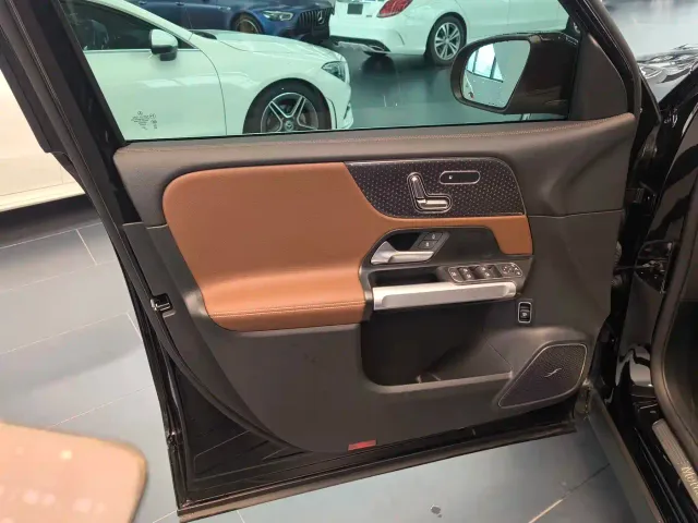 Mercedes-Benz GLB-Class — Фото автомобиля 5