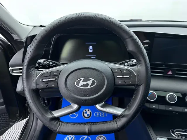 Hyundai Elantra — Фото автомобиля 16