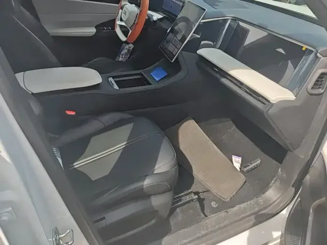 Geely Galaxy L7 — Фото автомобиля 8