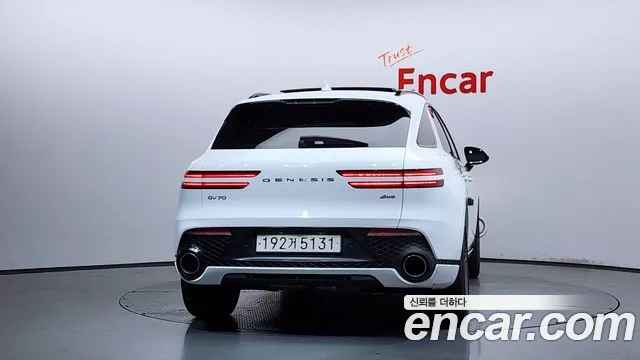 Genesis GV70 2.5T Бензин AWD — Фото автомобиля 3