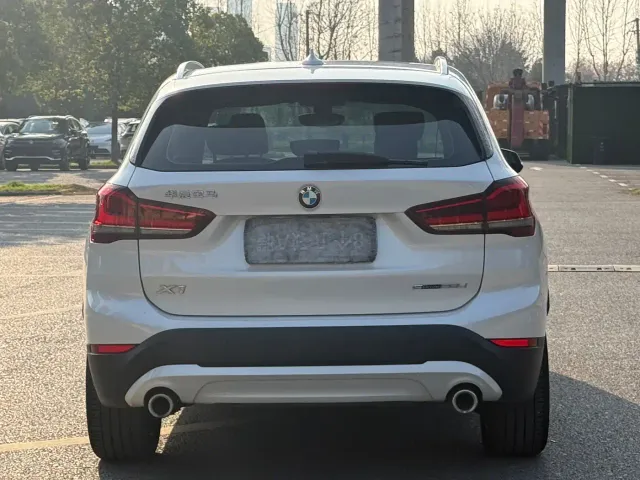 BMW X1 — Фото автомобиля 14