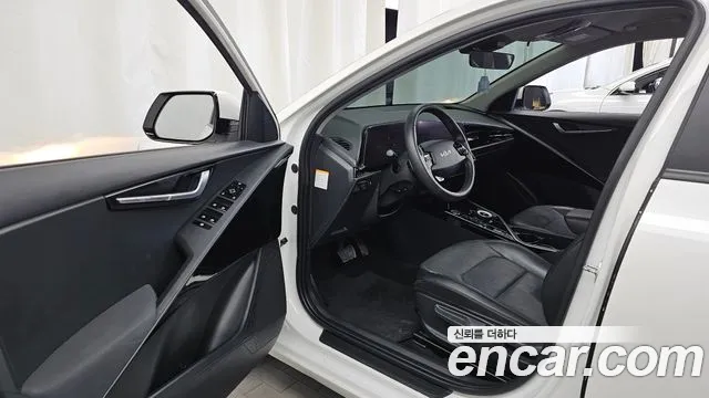 Kia Niro Niro (New) — Фото автомобиля 10