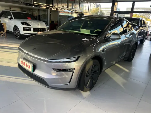 Фотография автомобиля — Tesla Model Y