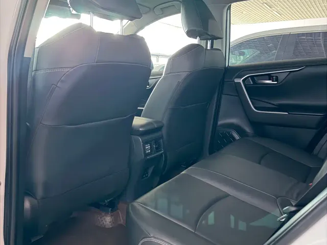 Toyota RAV4 — Фото автомобиля 13