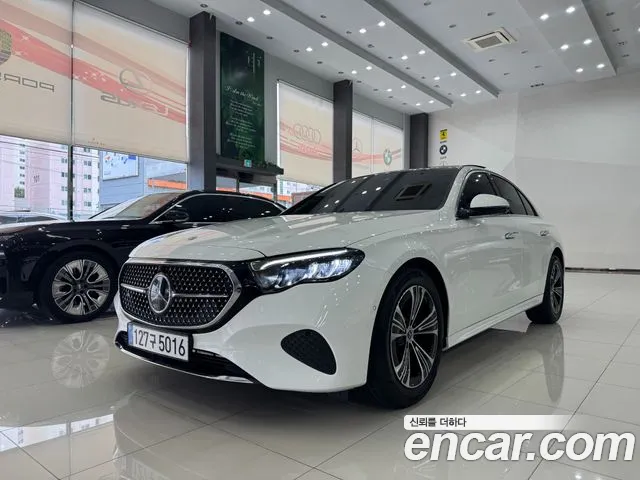 Mercedes-Benz E-Class — Фото автомобиля 3