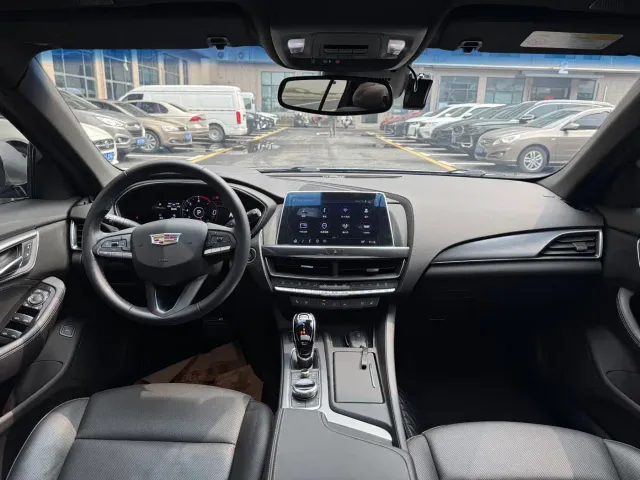 Cadillac CT5 — Фото автомобиля 5