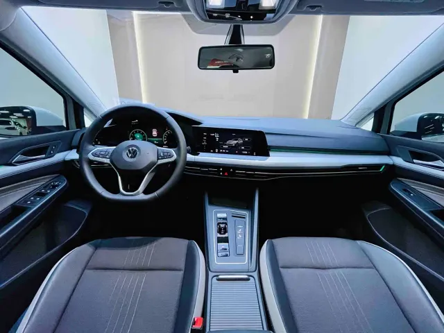 Volkswagen Golf — Фото автомобиля 10