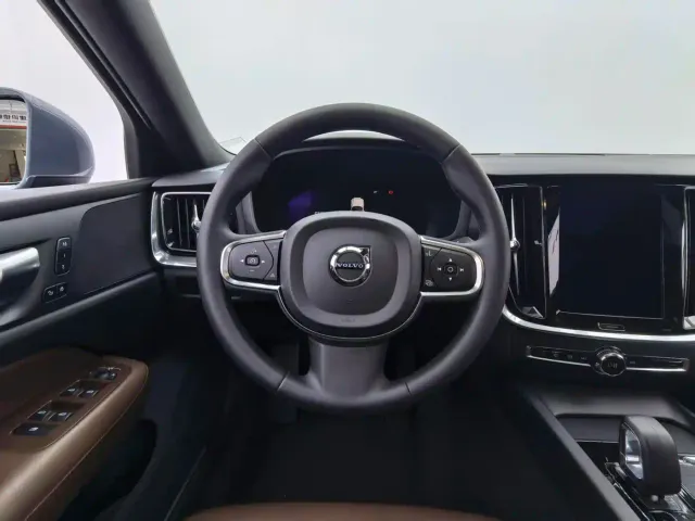 Volvo S60 — Фото автомобиля 5