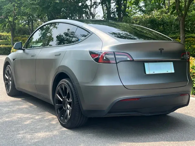 Tesla Model Y — Фото автомобиля 4