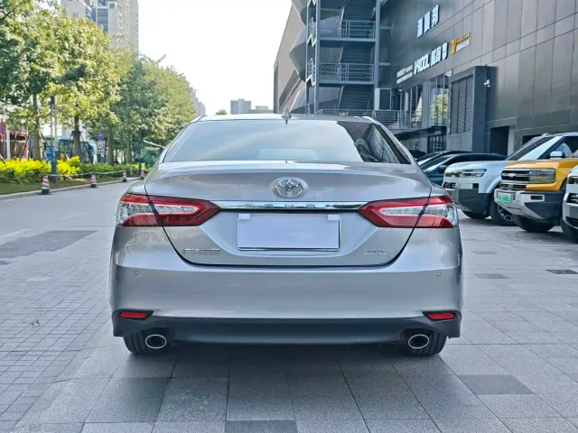 Toyota Camry — Фото автомобиля 3